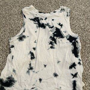 Lululemon tie die tank